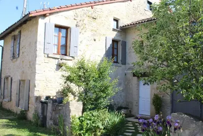 Image de Gîte familial avec WiFi près de Brantôme