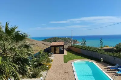 Image de Belle Villa avec piscine chauffée à usage exclusif