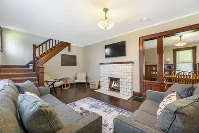 Hillside Escape. . . your home away from home!