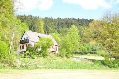 Image de Top Renoviertes Ferienhaus in Idyllischer Waldrandlage