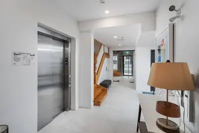 Image de Sonder Gare Saint Denis | Two-Bedroom Apartment w\/ Balcony