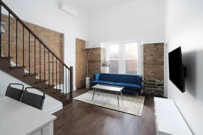 Image de Sonder Gare Saint Denis | Lofted Three-Bedroom Apartment