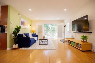 Image de ✨Spacious 2b2b in Sunnyvale 🌲 Patio/Ac/1000mb wifi/ more…