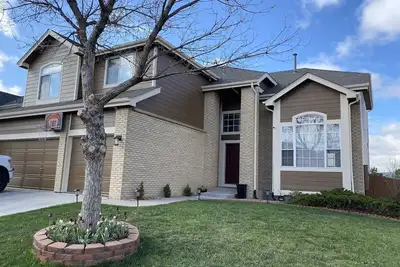 Image de 🟢 Luxury Walk-Out Suite in Centennial • 2br • Close to Denver, Parks, Trails