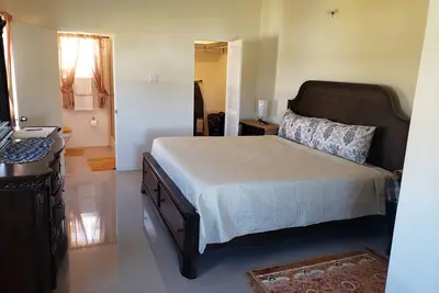 Image de State Of Elgance is a three bedrooms three bathrooms villa with a oceanic view.