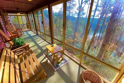 Image de Moonlit Mountain-Pond, Fire pit, Hot tub, 4 acres