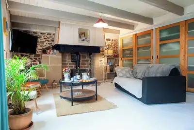 Image de 2/4p Gîte en pierre Atypique classé, proche Îles de Bréhat, Parking, jardin, Wifi
