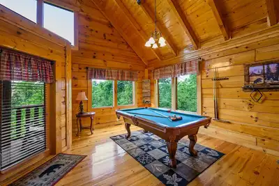 Image de Scenic Area for Fall! Convenient Location near Pf~Hot Tub~2 Decks~Pool Table