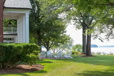 Image de Truly unique stay riverfront cottages w/ pool, beach, gardens and vineyards