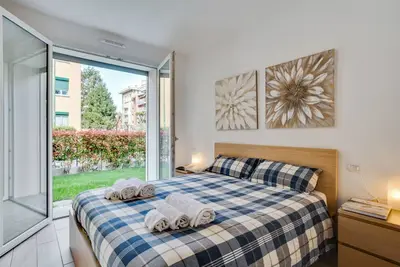 Image de Three-room apartment with garden, Ac and parking space!