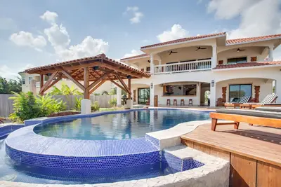 Image de Villa Groovy Gecko, Awesome 5 bedroom ocean beach front villa with private chef