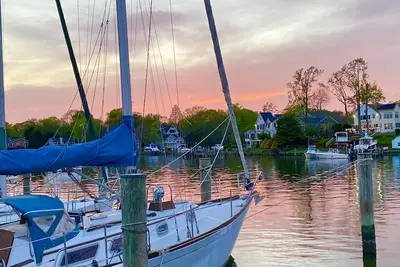 Image de Nice retreat apartment/private patio, min. away from Usna & Downtown Annapolis