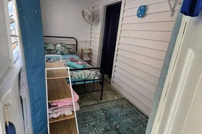 Image de King Single plus 3 Singles in Meyenburg House with shared bathroom & kitchen