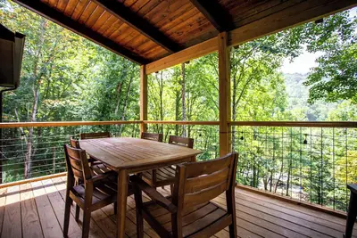 Image de Pristine Cabin in Heart of Boone