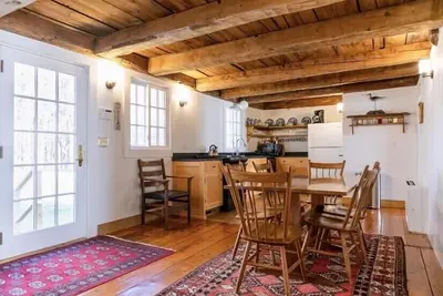 Image de 1794 Pioneer House - Renovated, No Cleaning Fee