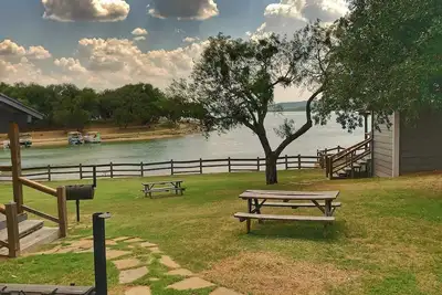 Image de Bungalow #6 at Possum Kingdom Lake
