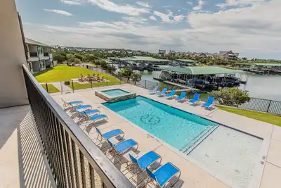 Image de \"Mimi's Place\" Waterfront Condo