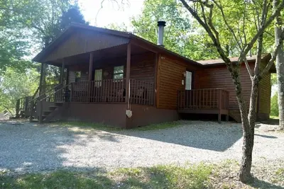 Image de Cabine Opimum 12 avec jacuzzi et jacuzzi sur le lac Patoka dans le sud de l'Indiana