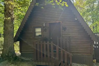 Image de Cedar A Frame Chalet cabine 5 avec spa sur le lac Patoka So. Indiana