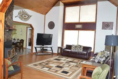 Image de Luxe Family Home # 21 4 ch avec Hot Tub sur le lac Patoka dans le sud de l'Indiana