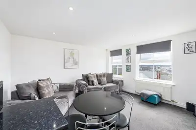 Image de Vue ville-Appartement-Sdb privée avec douche-First floor Apartment