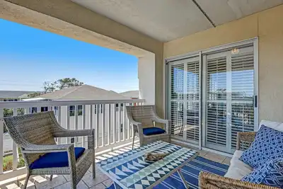Image de Salty Breeze: King Bed, Ocean View, Beach Gear & Pool