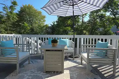 Image de Stonington Borough  2 bed, 2 bath, Sleeps 6, close to beach, Fire place, pets