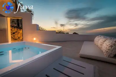 Image de Fava Eco Suites - Executive Suite with Outdoor Private Jetted Tub