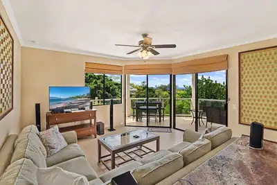 Image de Grand Champions 55, Beautifully Renovated Single Level, Ocean Views, Split Ac