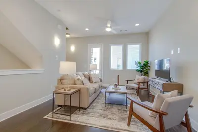 Image de Relaxing Urban Retreat - Mins to Downtown