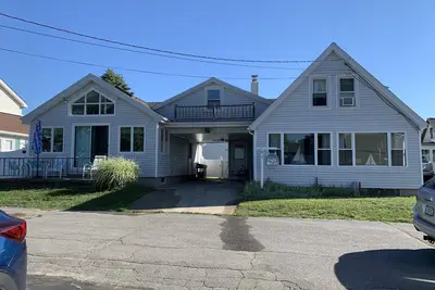 Image de Two-Cottage Cozy Coastal Getaway at Wells Beach! Fenced in yard & patio!