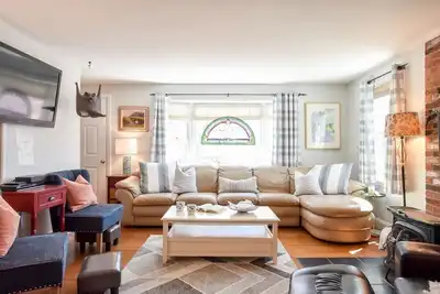 5 Min. to Beach, Yard w/ Fire Pit!