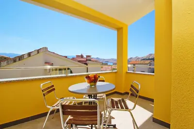 Image de Appartement de deux chambres avec la terrasse Baska, Krk (A-18716-g)