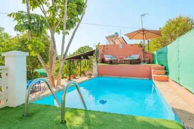 Image de Finca Alqueria avec vue sur la montagne, piscine, jardin, terrasse, climatisation et Wi-Fi