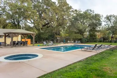 Image de Wildflower by AvantStay | Gorgeous Wine Country Home w/ Pool!