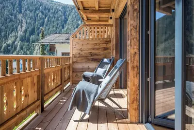 Image de Appartement \"Mulin Loise\" près de la station de ski avec vue sur les montagnes, sauna et jardin