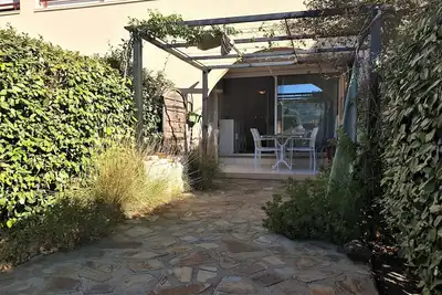 Image de Appartement T2 avec parking et jardin à 300 m de la plage