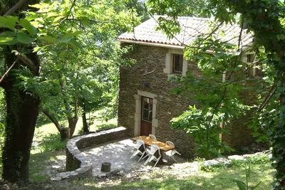 Image de La Maison Carrée  au dessus de La CèzeLabellisé Esprit parc national  Cévennes.
