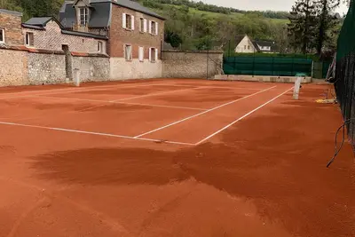 Image de 8 Ch 7 Sb 14/18 adul 6/8 enf Salle jeux Piscine Jacuzzi, Tennis éclairé, Basket