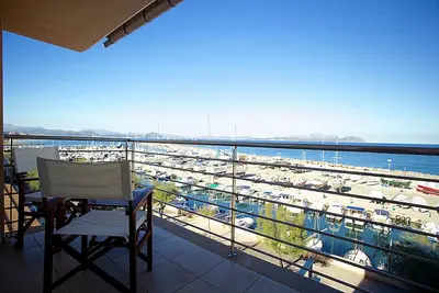 Appartement avec vue imprenable sur le port de plaisance de Can Picafort