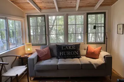 Image de 1940’s Original Kintail Beach Cottage - Steps to Kintail Beach