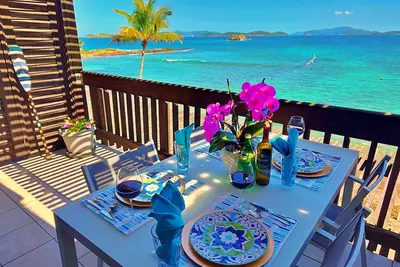 Image de 🌴 Sapphire Beachfront New Renovated Villa Perfect for Family WiFi ★★★★★