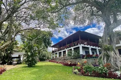 Image de Lake Front House