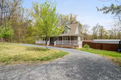Image de Hottub 🌴, Baby friendly👶, fire-pit 🔥, Views 🌁