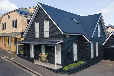 Image de The Very Trendy Black House