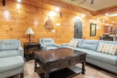 Image de Sunset Galore at Lighthouse Point ~ 2-bedroom condo