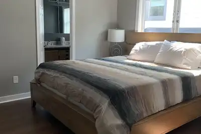 Image de Beautiful Space in Grant Park, Close to Downtown!