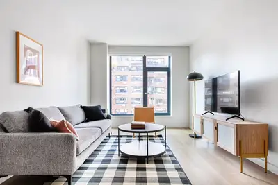 Luxe Ues 1br w/ Doorman, Elevator, Gym, Coworking Spaces, by Blueground