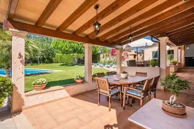 Villa Reynés avec vue sur les montagnes avec Wi-Fi, A\/C, Piscine, Jardin, Balcon et Terrasse