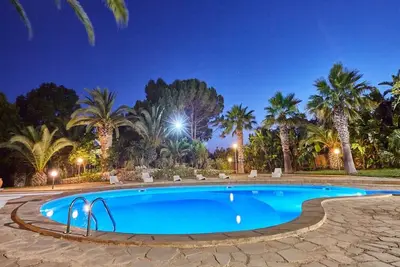Image de Villa familiale Morenanoemi avec vue sur la mer, piscine, jardin, terrasse et balcon